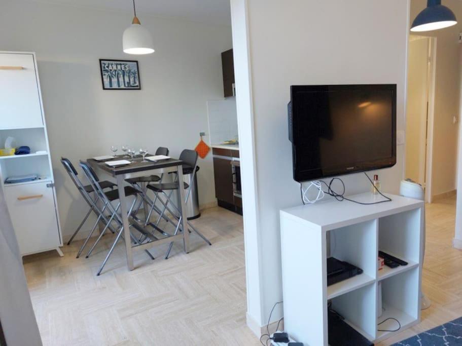 Studio Eleverca 3*- Rez De Jardin Terrasse - Axelle Loc'Appart Mandelieu Kültér fotó