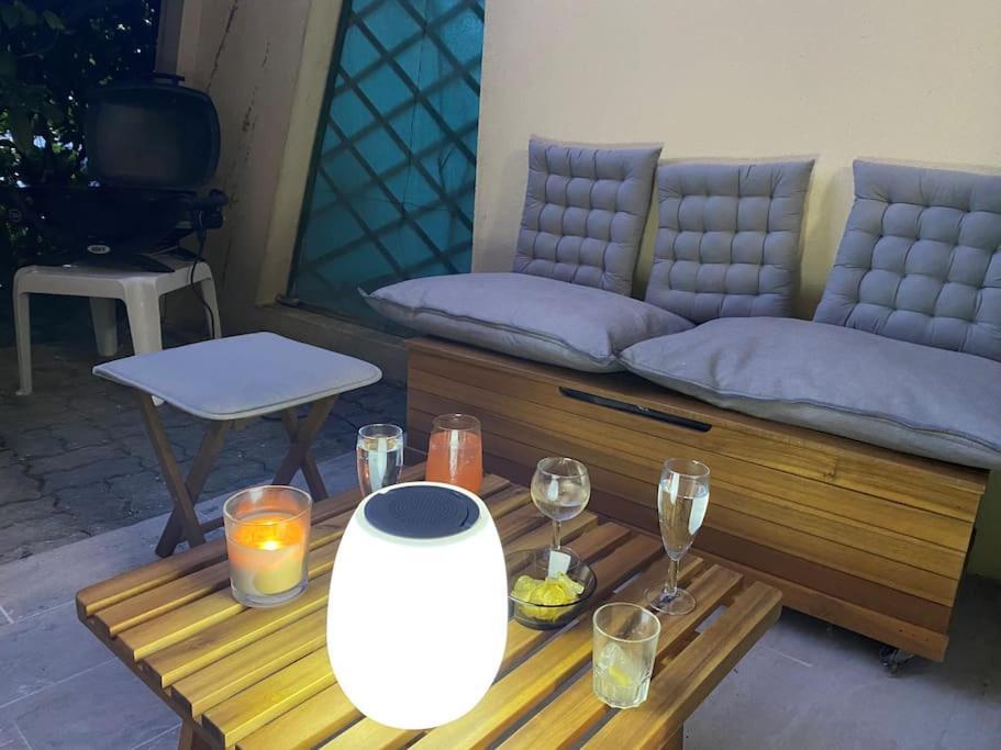 Studio Eleverca 3*- Rez De Jardin Terrasse - Axelle Loc'Appart Mandelieu Kültér fotó
