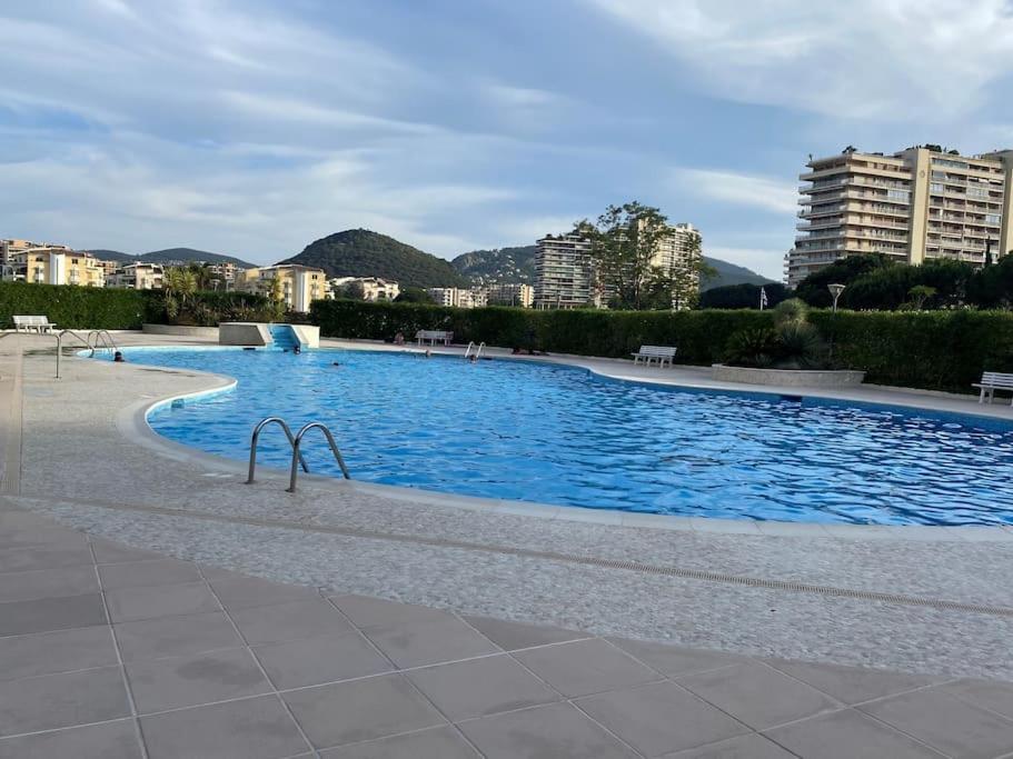 Studio Eleverca 3*- Rez De Jardin Terrasse - Axelle Loc'Appart Mandelieu Kültér fotó